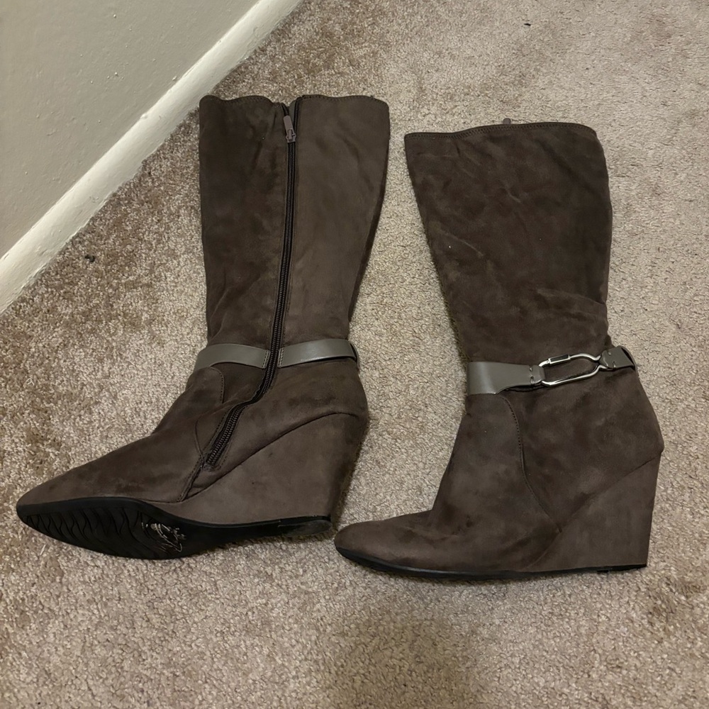 Brown Suede Knee-High Heeled Tall Boots Size 10